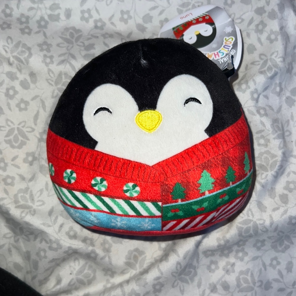 Luna 4 inch holiday squishmallow